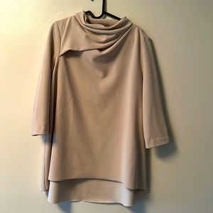 Easy to get dressed up in 30 seconds, pretty pearly off-white / light taupe top